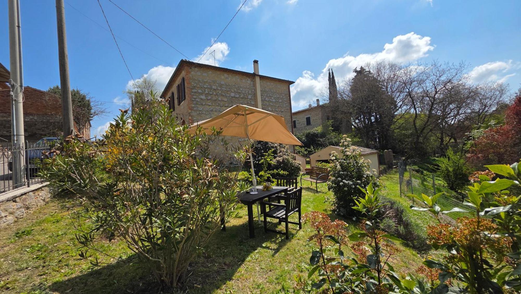 Вилла A Casa Di Gabri Montefollonico Экстерьер фото