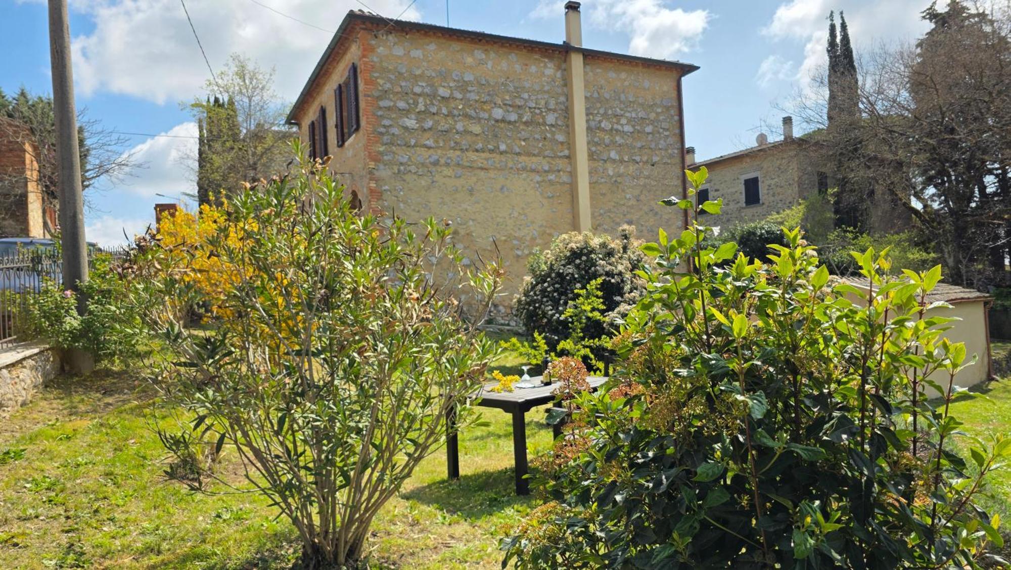 Вилла A Casa Di Gabri Montefollonico Экстерьер фото
