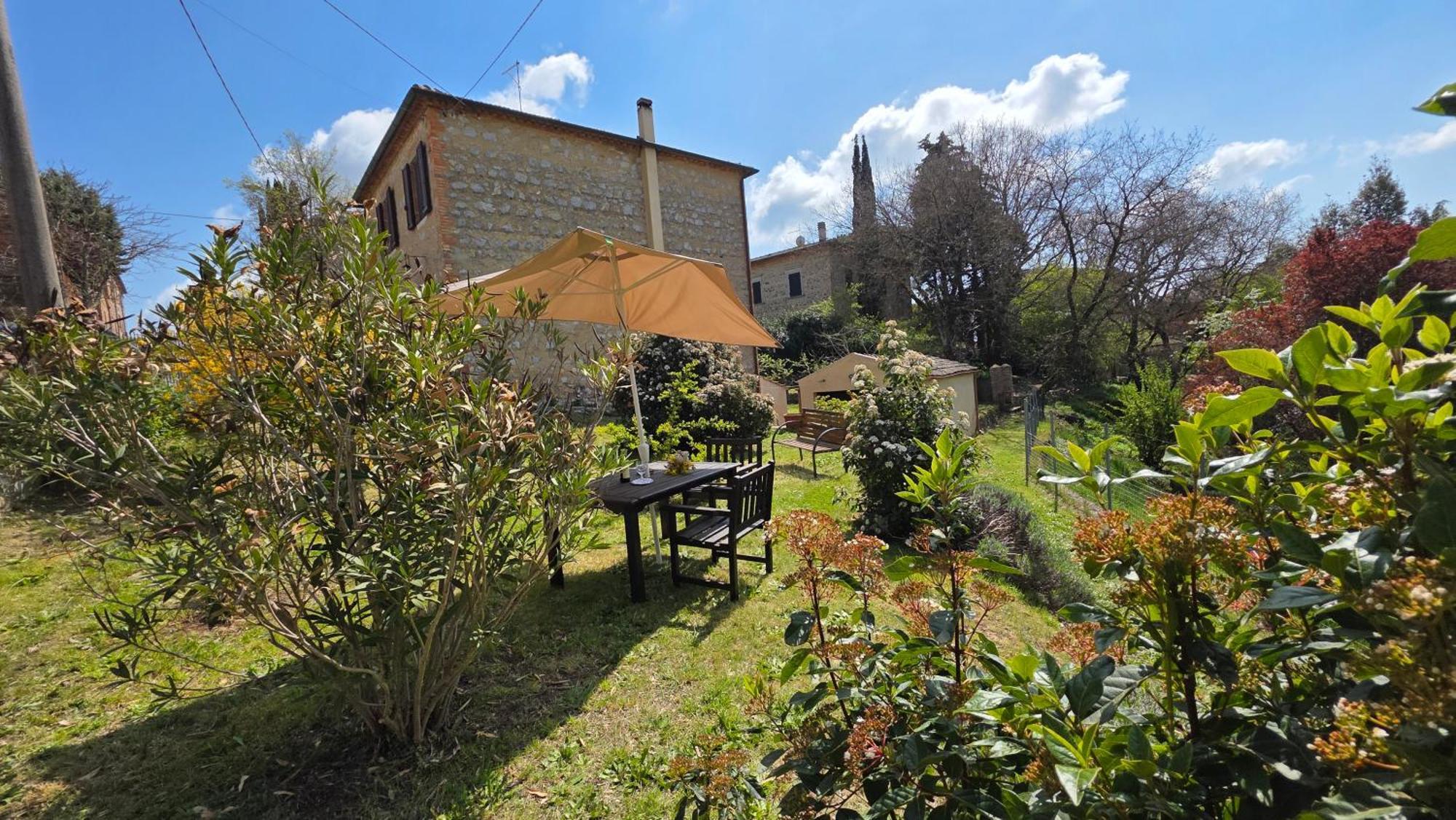 Вилла A Casa Di Gabri Montefollonico Экстерьер фото
