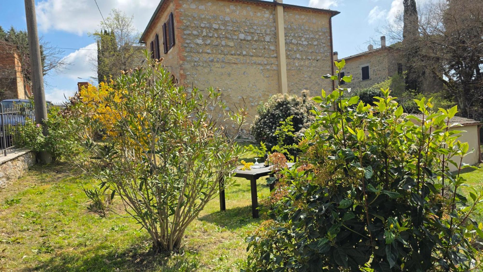 Вилла A Casa Di Gabri Montefollonico Экстерьер фото